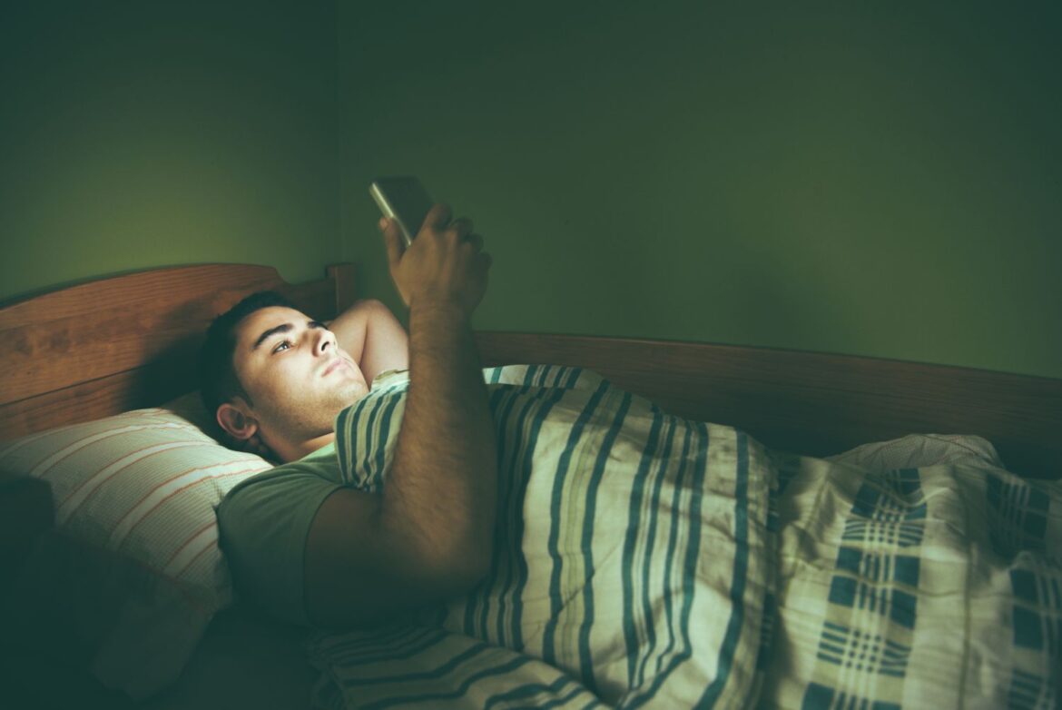 Do you have a habit of using your mobile phone before going to sleep? Be careful!