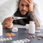 না ভেবেচিন্তে ওষুধের দোকান থেকে জ্বর ও ব্যথানাশক ওষুধ কেনা বিপজ্জনক হতে পারে, জানুন