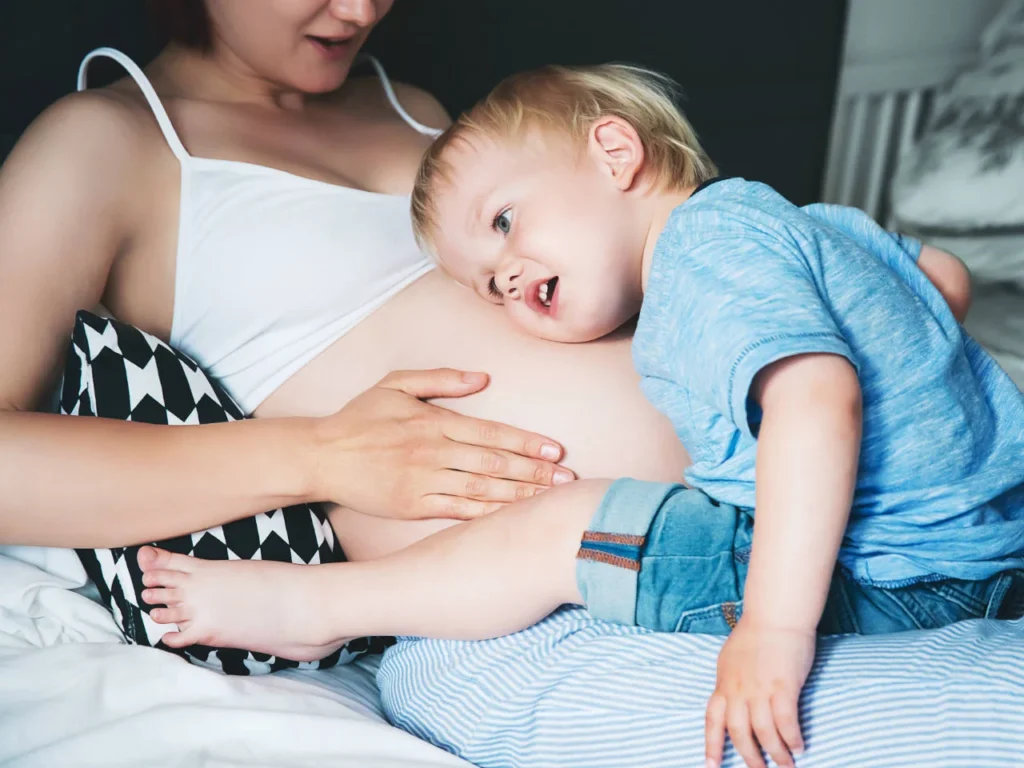 প্রথম গর্ভাবস্থার কত মাস পর দ্বিতীয় সন্তানের পরিকল্পনা করা উপযুক্ত? বিশেষজ্ঞদের কাছে জানুন