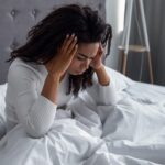 ঘুম থেকে ওঠার পরপরই আপনার মাথা ভারী লাগে কেন? জেনে নিন এর নেপথ্যে থাকা গোপন স্বাস্থ্য সমস্যাগুলো