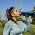 আপনি যদি খুব কম জল পান করেন, তবে শরীরে এই বিশেষ লক্ষণগুলো দেখা দিতে শুরু করবে, জানুন