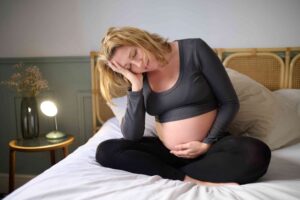 গর্ভাবস্থায় কতটুকু ঘুম প্রয়োজন? অপর্যাপ্ত ঘুম কি শিশুর ওপর প্রভাব ফেলে? জানুন