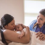 সন্তান প্রসবের পর মায়েদের হতে পারে ৫টি স্বাস্থ্য সমস্যা, জেনে নিন লক্ষণ ও প্রতিরোধের উপায়