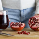 ডালিমের রস আপনার স্বাস্থ্যের জন্য বেশ উপকারী, জেনে নিন এই লাল ফলের বিস্ময়কর উপকারিতা