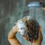 সব আবহাওয়ায় গরম জলে স্নান করা কি স্বাস্থ্যের জন্য উপকারী? বিশেষজ্ঞদের মতামত জেনে নিন