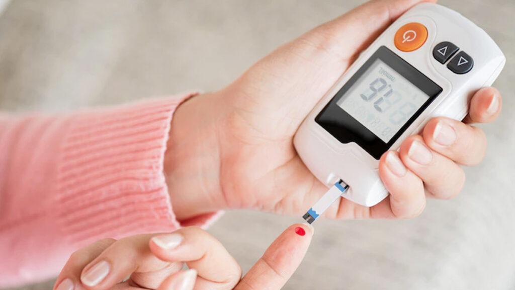 খালি পেটে সকালে করা এই ৫টি ভুল আপনার রক্তে শর্করার মাত্রায় ব্যাঘাত ঘটাতে পারে: জেনে নিন কি করবেন এবং কি এড়িয়ে চলবেন