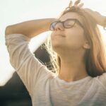 রোদে বেরলেই কি আপনার মাথাব্যথা শুরু হয়? জেনে নিন এর কারণ