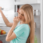 প্রতিটি কোণ-কানচি ঝকঝকে হয়ে উঠবে, আর দুর্গন্ধ উধাও হবে… শুধু এই একটি সাধারণ উপাদান দিয়েই ফ্রিজ পরিষ্কার করুন