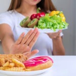 মাসিকের সময় কোন খাবারগুলো এড়িয়ে চলা উচিত? একজন বিশেষজ্ঞের পরামর্শ জানুন